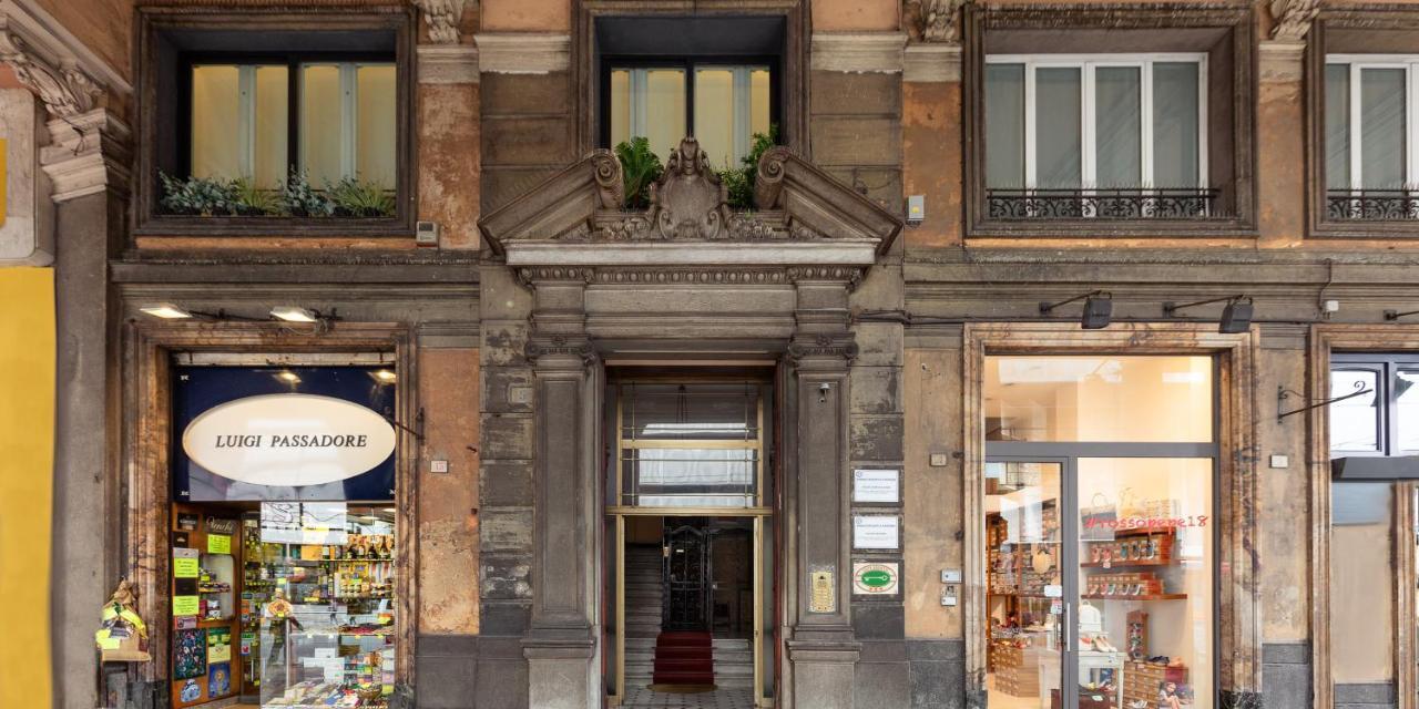 Suite Augustus - Free Parking Genoa Bagian luar foto