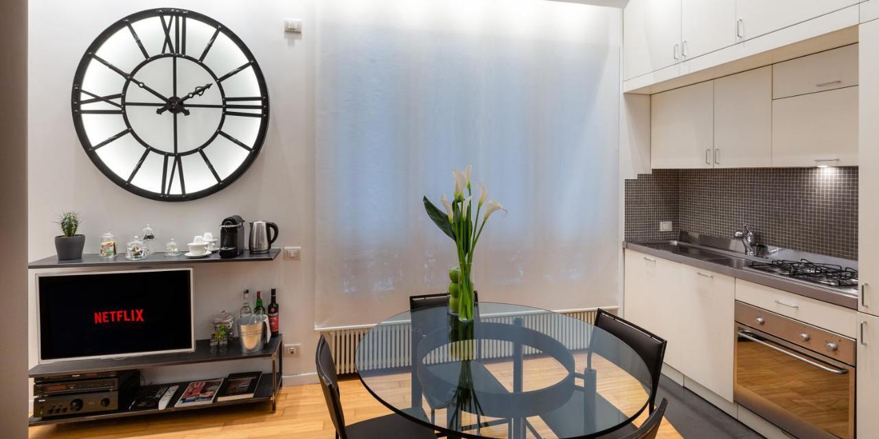 Suite Augustus - Free Parking Genoa Bagian luar foto